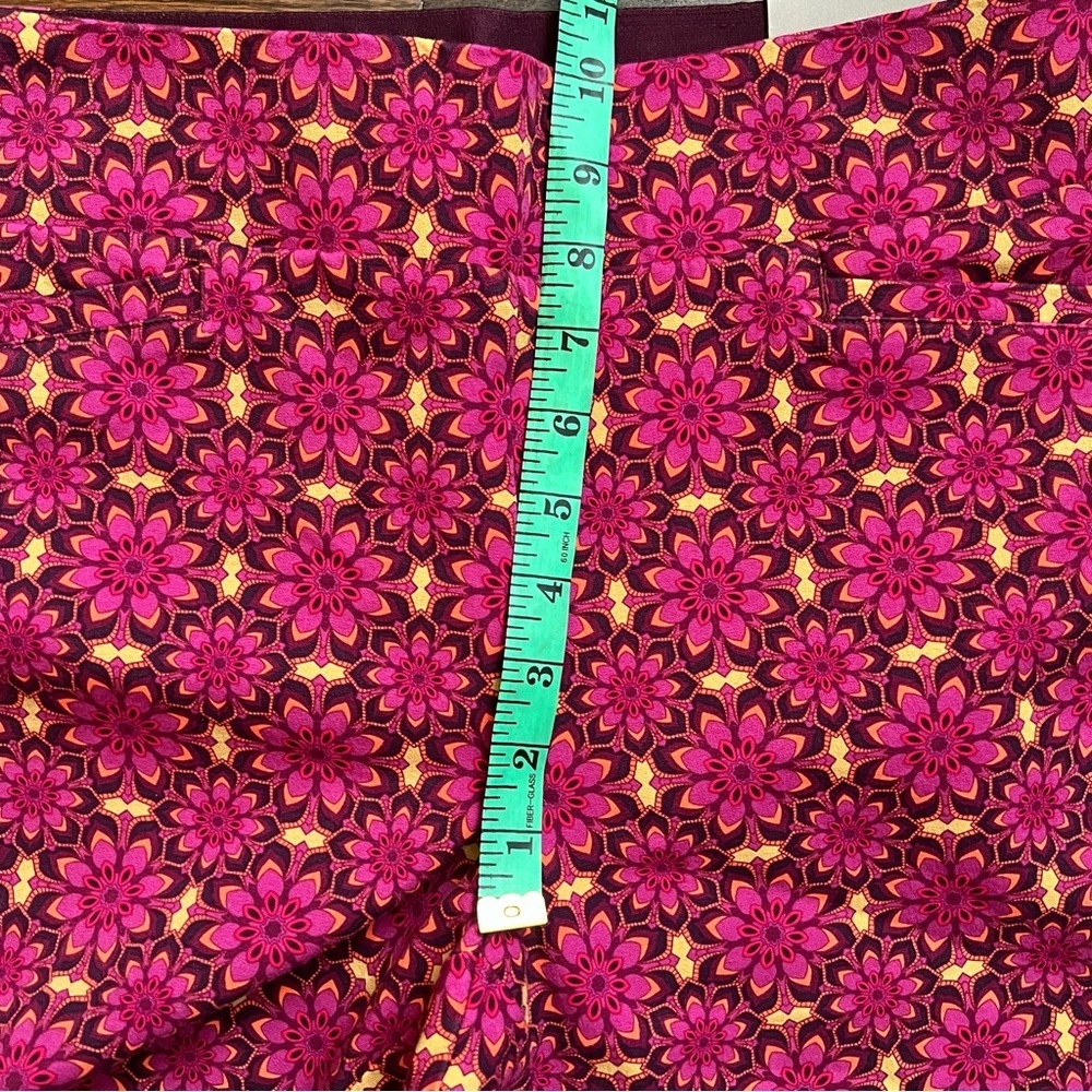 NWT Soft surroundings size medium pink flowers stretch straight leg crop pants - Picture 7 of 10